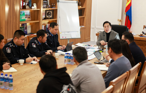 А.БАЯР: ШУТИС-ИЙН  БАГШ НАРЫН БҮТЭЭСЭН БҮХ ТӨРЛИЙН “АВТОМАТ ХААЛТ ОНГОЙЛГОДОГ ЧИП”-ИЙГ НИЙСЛЭЛЭЭС ДЭМЖИЖ 9 ДҮҮРЭГТ СУУРИЛУУЛНА